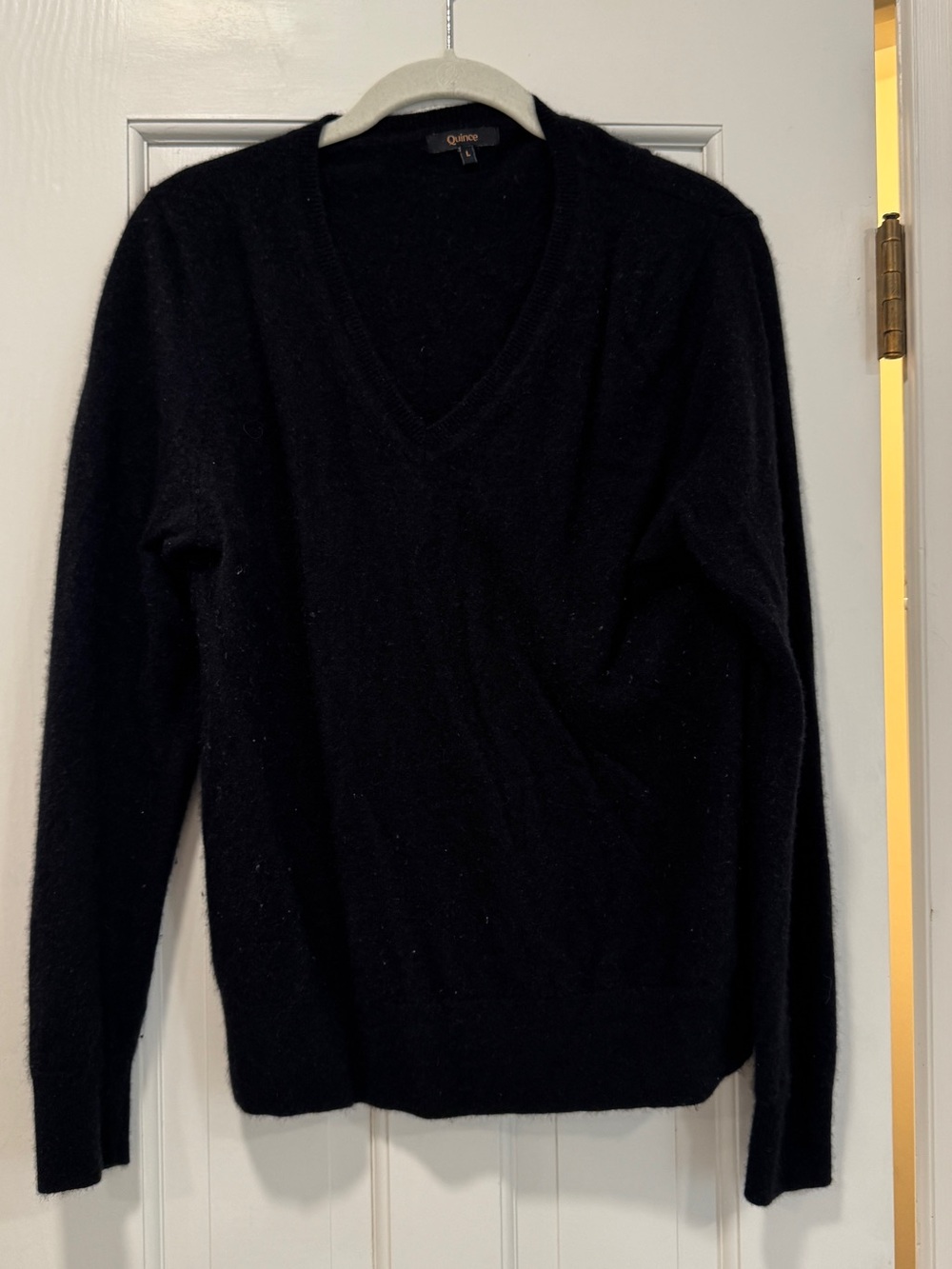 Quince Cashmere Women's Black V-Neck Sweater